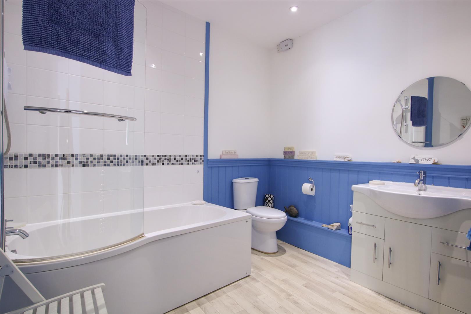 North Parade, Southwold Gallery Image